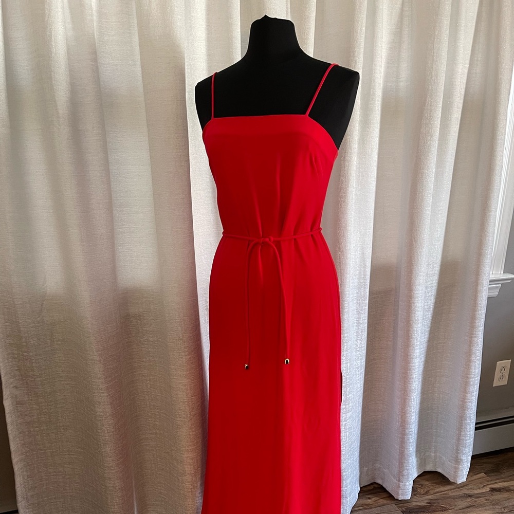 Straight sophisticated red dress with slits and invisible zipper up back